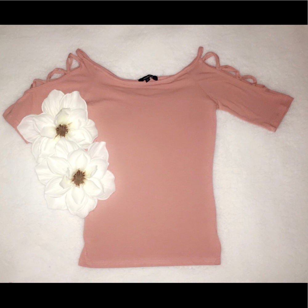 Mauve Cut out sleeve shirt NWOT